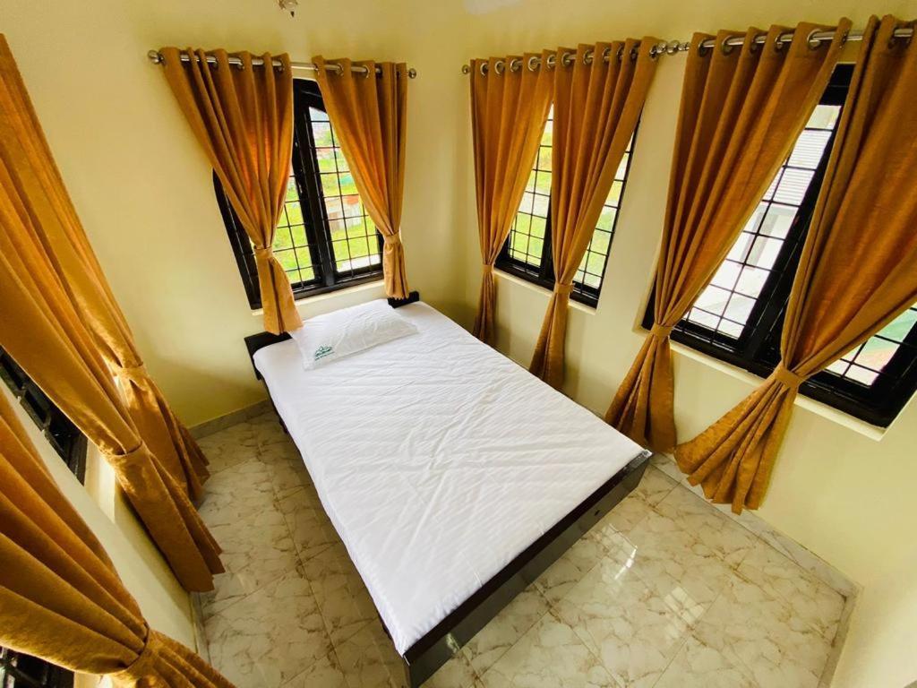 Bob Leisure'S Bed & Breakfast Ooty Bagian luar foto